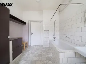 Prodej bytu 3+1, Karlovy Vary, Krymská, 83 m2