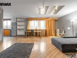 Prodej bytu 2+kk, Karlovy Vary, Horova, 86 m2