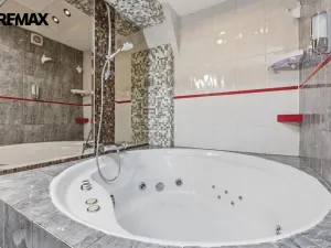 Prodej bytu 2+kk, Karlovy Vary, Horova, 86 m2