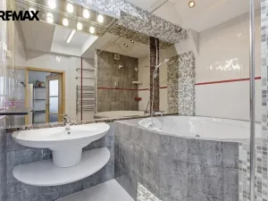 Prodej bytu 2+kk, Karlovy Vary, Horova, 86 m2