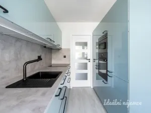 Pronájem bytu 3+1, Praha, Janského, 74 m2