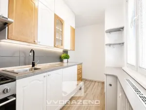 Prodej bytu 3+1, Hradec Králové, Smetanovo nábřeží, 55 m2
