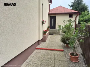 Pronájem obchodního prostoru, Praha - Modřany, Komořanská, 67 m2