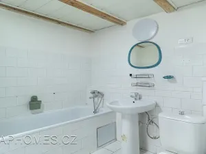 Pronájem bytu 1+1, Praha - Nové Město, Na Moráni, 35 m2