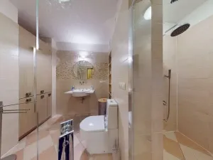 Prodej bytu 2+1, Karlovy Vary, Zámecký vrch, 64 m2