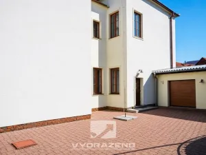 Prodej rodinného domu, Dolní Kounice, Hlavní, 400 m2