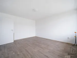 Pronájem bytu 1+kk, Pardubice, Palackého třída, 32 m2