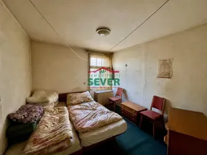 Prodej komerční nemovitosti, Hora Svaté Kateřiny, nám. Pionýrů, 800 m2