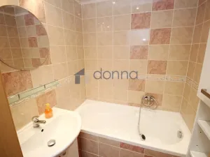 Pronájem bytu 2+1, Praha, Přesličková, 56 m2