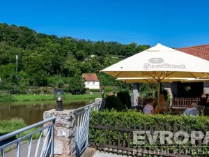 Prodej komerční nemovitosti, Srbsko, K Přívozu, 458 m2