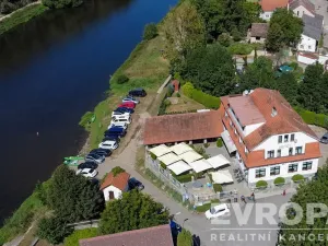 Prodej komerční nemovitosti, Srbsko, K Přívozu, 458 m2