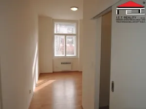 Pronájem bytu 1+1, Praha - Nusle, Křesomyslova, 42 m2