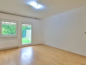 Pronájem bytu 1+kk, Chýně, Na Kališti, 36 m2