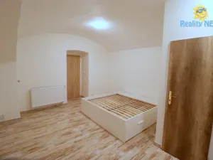 Pronájem bytu 1+kk, Praha - Košíře, Plzeňská, 21 m2
