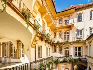 Pronájem kanceláře, Praha - Staré Město, Malé náměstí, 250 m2