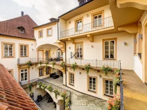 Pronájem kanceláře, Praha - Staré Město, Malé náměstí, 250 m2
