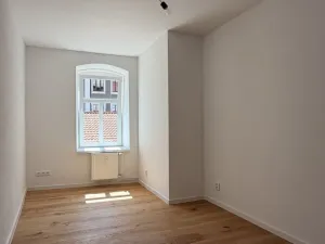 Pronájem bytu 2+kk, Broumov, Mírové náměstí, 59 m2