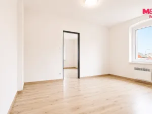 Pronájem bytu 2+kk, Karlovy Vary, Plzeňská, 44 m2