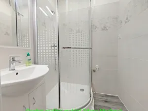 Pronájem bytu 2+1, Praha - Malešice, Káranská, 56 m2