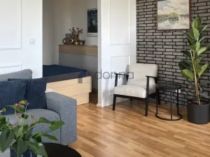 Pronájem bytu 1+kk, Praha, Zvěřinova, 49 m2