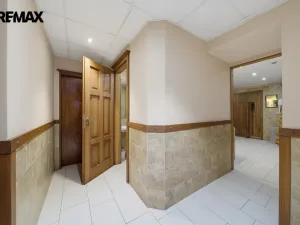 Prodej obchodního prostoru, Karlovy Vary, Jugoslávská, 410 m2