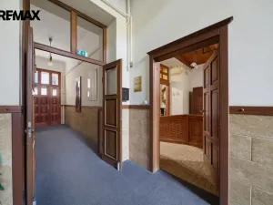 Prodej obchodního prostoru, Karlovy Vary, Jugoslávská, 410 m2