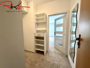 Pronájem bytu 1+kk, Praha - Černý Most, Truhlářova, 31 m2