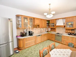Prodej rodinného domu, Praha - Lysolaje, Nad Helmrovkou, 300 m2