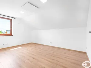 Prodej bytu 4+kk, Choteč, 105 m2
