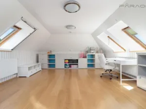 Pronájem rodinného domu, Praha - Březiněves, Skřivánčí, 725 m2