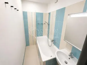 Pronájem bytu 2+kk, Praha - Kobylisy, Frýdlantská, 43 m2