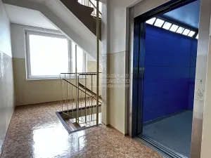 Pronájem bytu 2+kk, Praha - Stodůlky, Trávníčkova, 44 m2