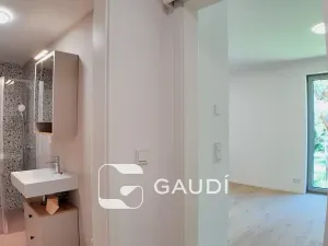 Pronájem bytu 1+kk, Praha - Hrdlořezy, Mezitraťová, 37 m2