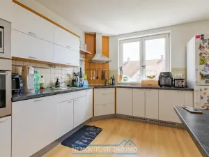 Prodej bytu 3+1, Hevlín, 101 m2