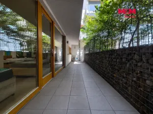 Pronájem obchodního prostoru, Praha, Drahobejlova, 172 m2