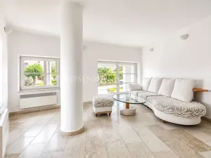 Prodej vily, Křižanov, Benešovo náměstí, 530 m2
