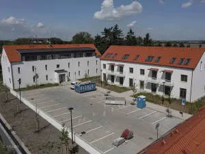 Prodej bytu 2+kk, Praha - Dubeč, Lipové náměstí, 60 m2