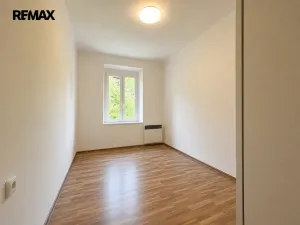 Pronájem bytu 2+kk, Praha - Strašnice, Na Třebešíně, 42 m2