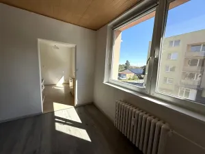 Pronájem bytu 2+1, Hrušovany u Brna, Sídliště, 58 m2