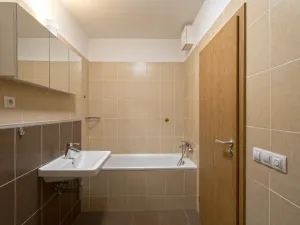Pronájem bytu 2+kk, Praha - Vysočany, Ocelářská, 59 m2