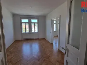 Pronájem bytu 2+1, Praha - Nusle, náměstí Bratří Synků, 77 m2