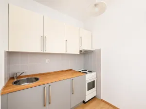 Pronájem bytu 1+kk, Praha - Holešovice, Na Maninách, 30 m2