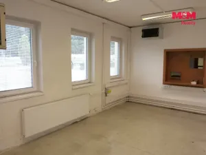 Pronájem kanceláře, Králův Dvůr, V Lukách, 200 m2