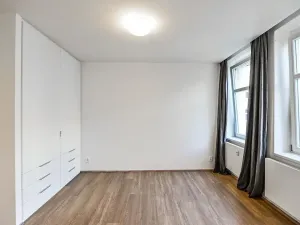 Pronájem bytu 1+kk, Praha - Vinohrady, Lucemburská, 30 m2