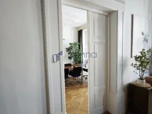 Pronájem kanceláře, Praha, Politických vězňů, 250 m2