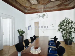 Pronájem kanceláře, Praha, Politických vězňů, 250 m2