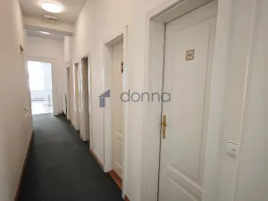 Pronájem kanceláře, Praha, Politických vězňů, 250 m2