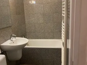 Pronájem bytu 1+kk, Praha - Vysočany, Freyova, 30 m2