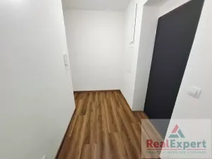 Pronájem bytu 2+kk, Praha - Vinohrady, Máchova, 42 m2