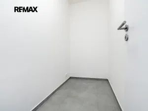Pronájem bytu 3+kk, Zbuzany, Lomená, 72 m2